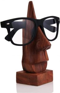 Spectacle Holder – A comical but convenient gift for grandad’s glasses