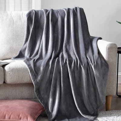 Super Soft Blanket Throw - Presents for sisters who love to get snuggly